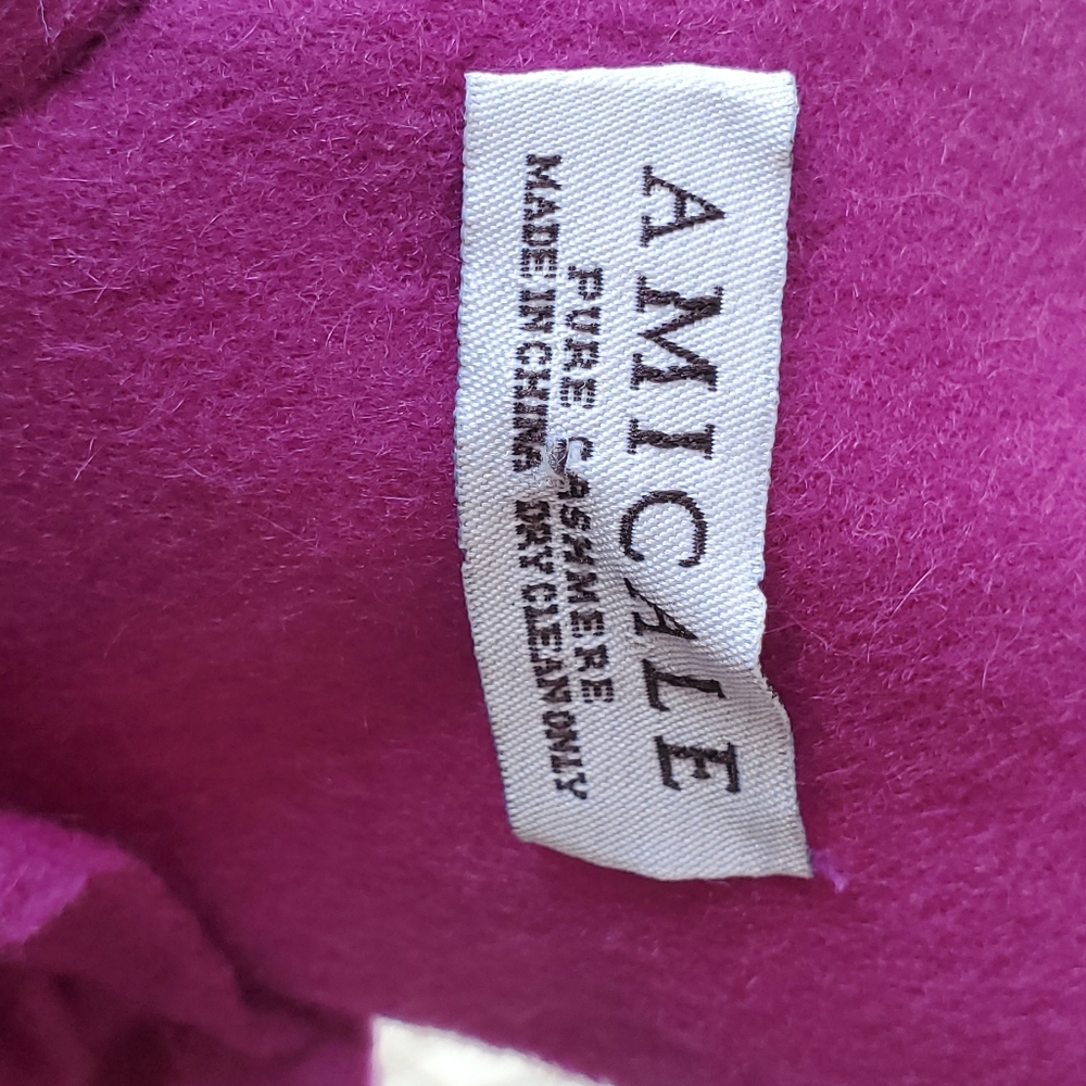 Amicale Cashmere Ruffle Scarf - Picture 5 of 5